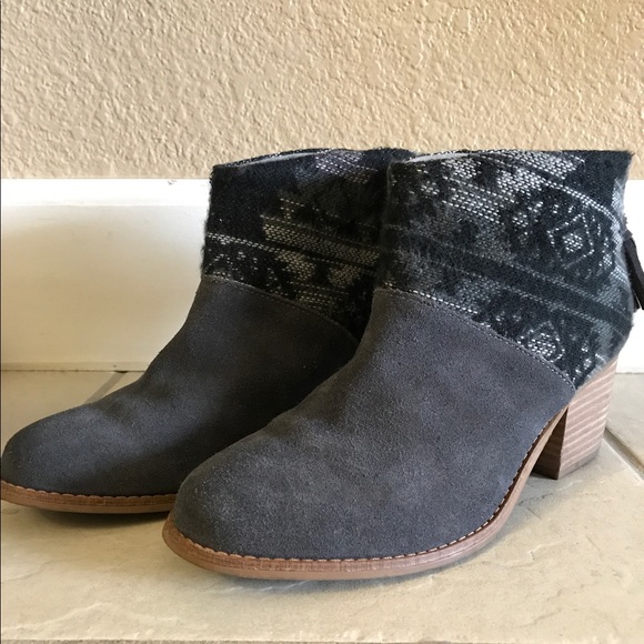 TOMS Leila Grey Tribal Suede Wool Bootie, size 7 - Picture 2 of 5
